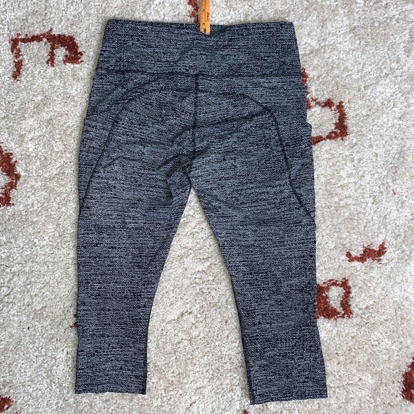 Lululemon- 25” Fast & Free Crop II High-Rise- Dark Grey & Black- Size 10 - Picture 5 of 16